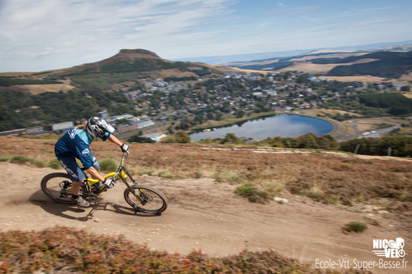 Cours de VTT de descente à Super Besse