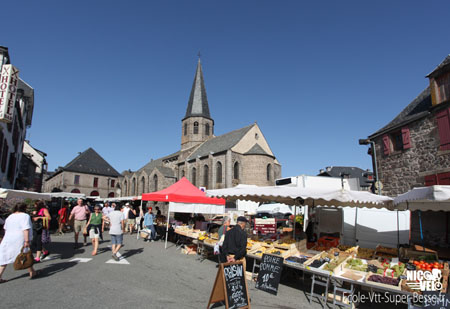 Marché de Besse